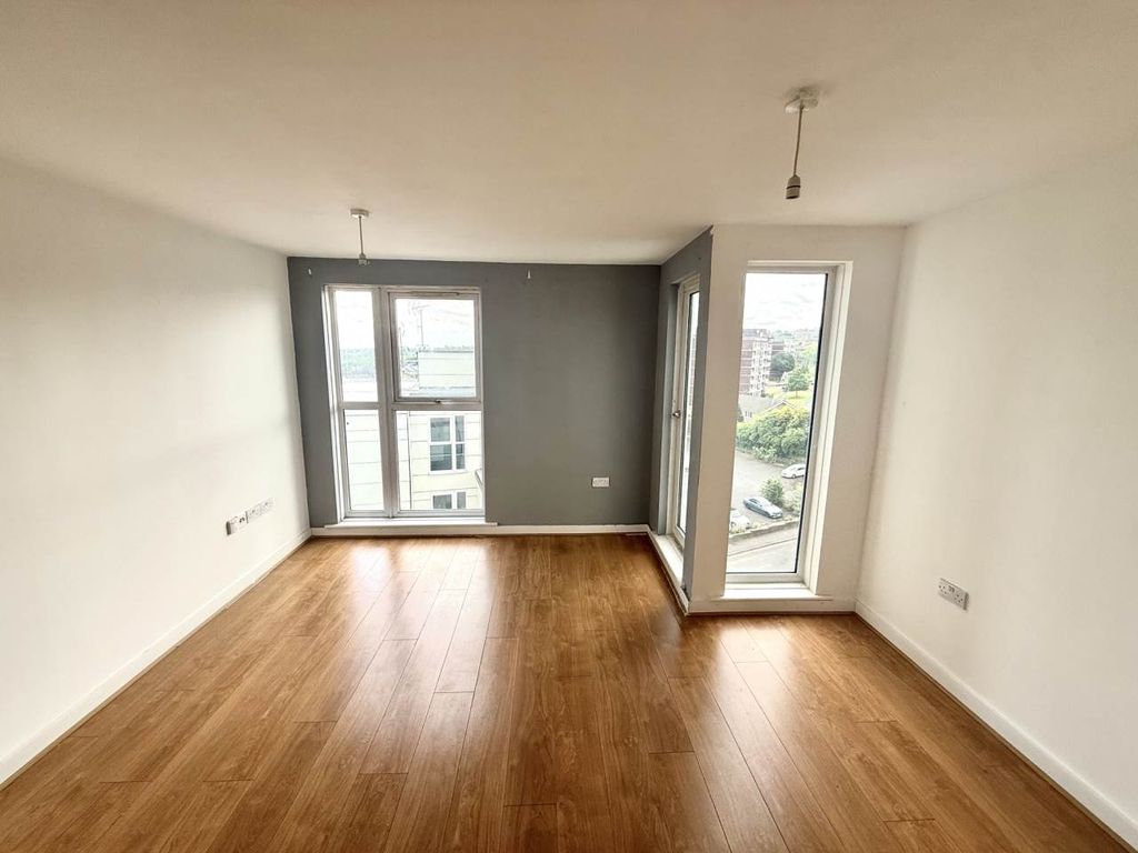 Property photo 1 of 8 Img_1409