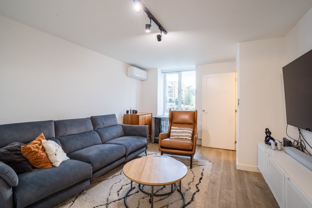 Property photo 2 of 21 4620442