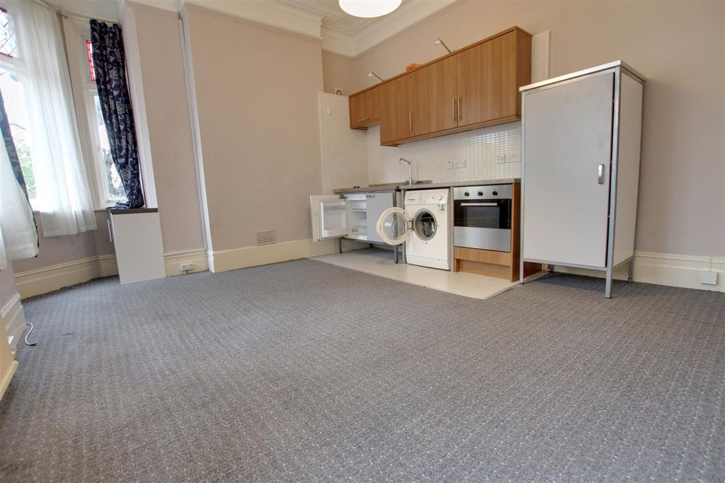 Property photo 2 of 4 4363051