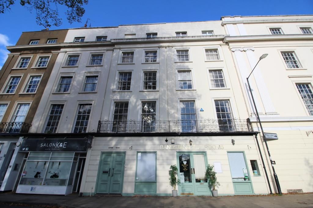 Property photo 1 of 31