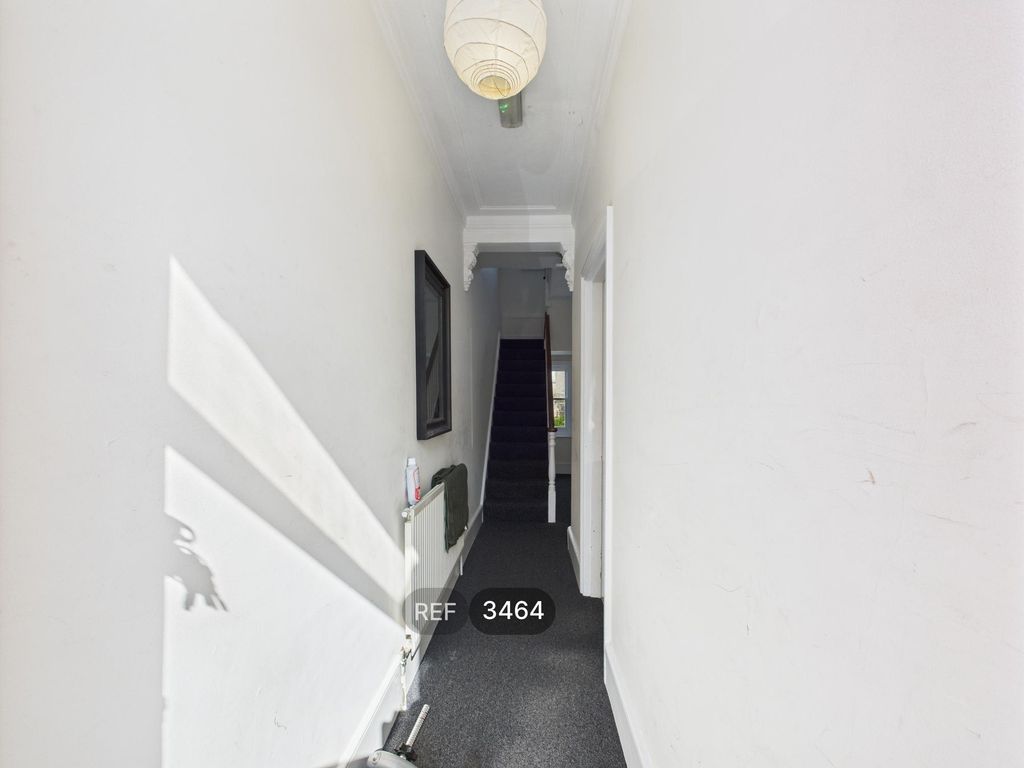 Property photo 2 of 18 Hallway