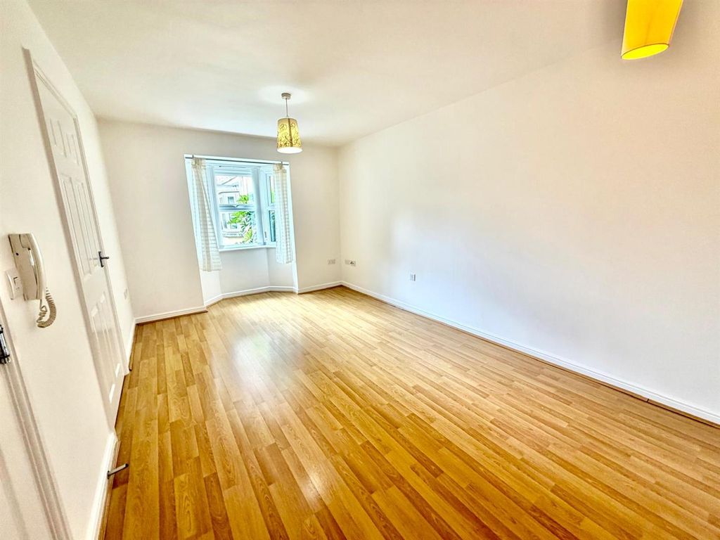 Property photo 2 of 15 Living Room:
