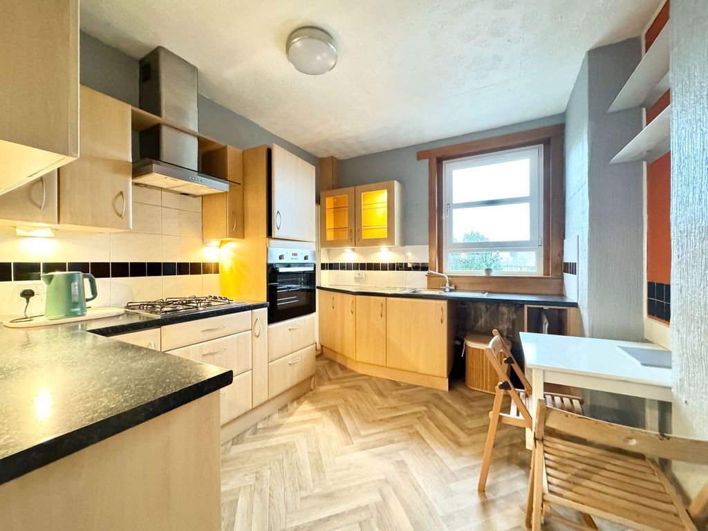 Property photo 2 of 30