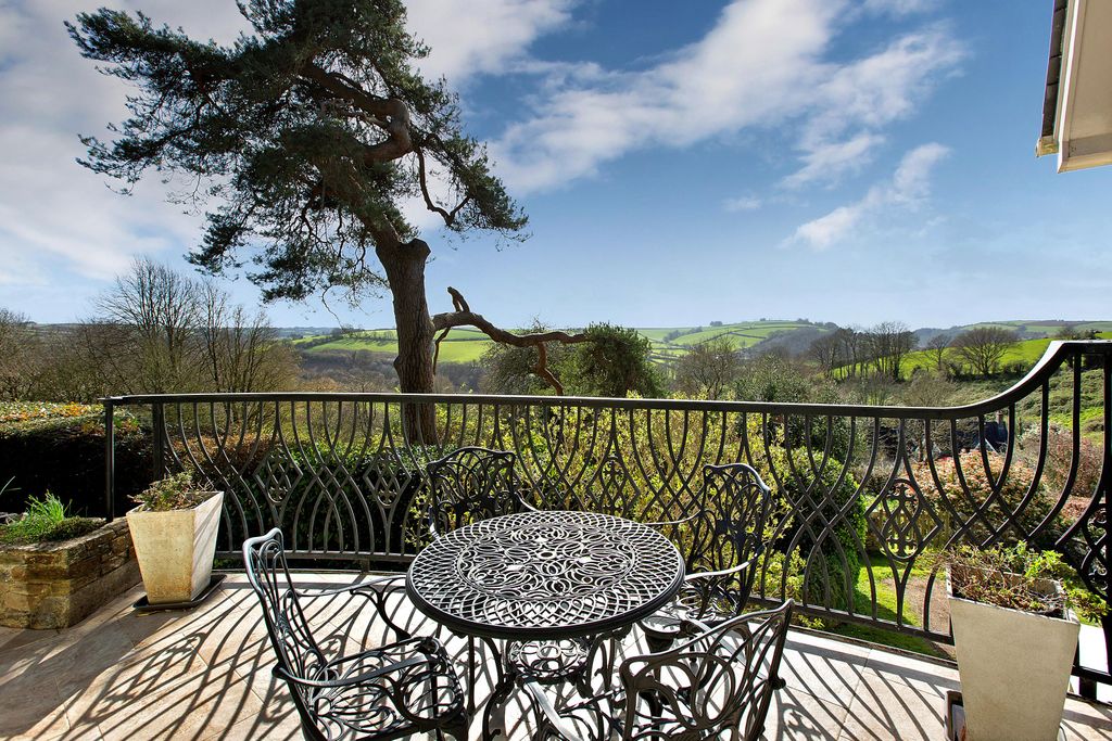 Property photo 2 of 38 Image