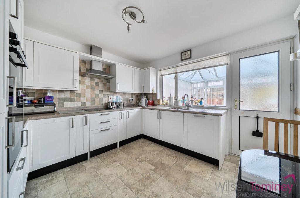 Property photo 2 of 19 23d89A2d-1Bf0-4d24-Af4B-Fae835d9Fad3.Jpg