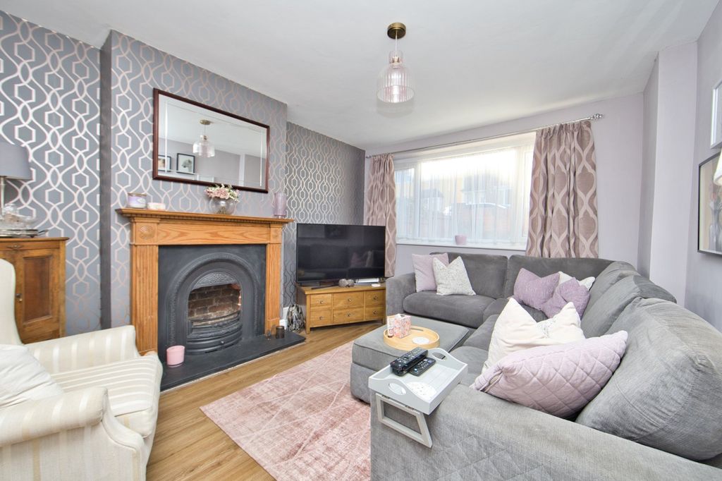 Property photo 2 of 12 Picture 2