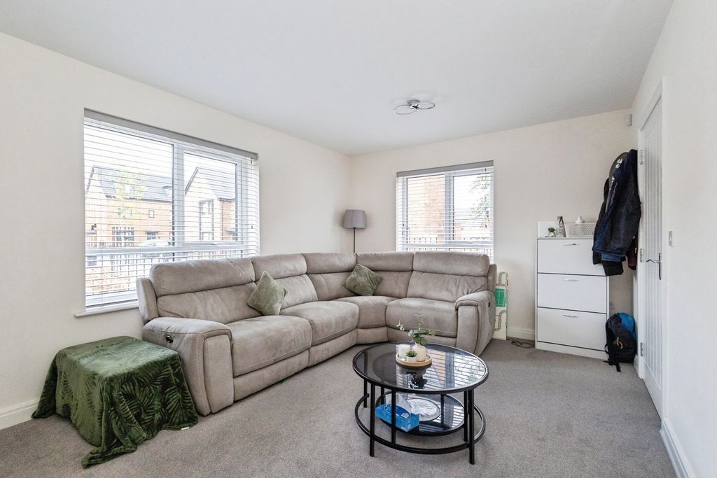 Property photo 3 of 24 Pbox-Img.Jpg