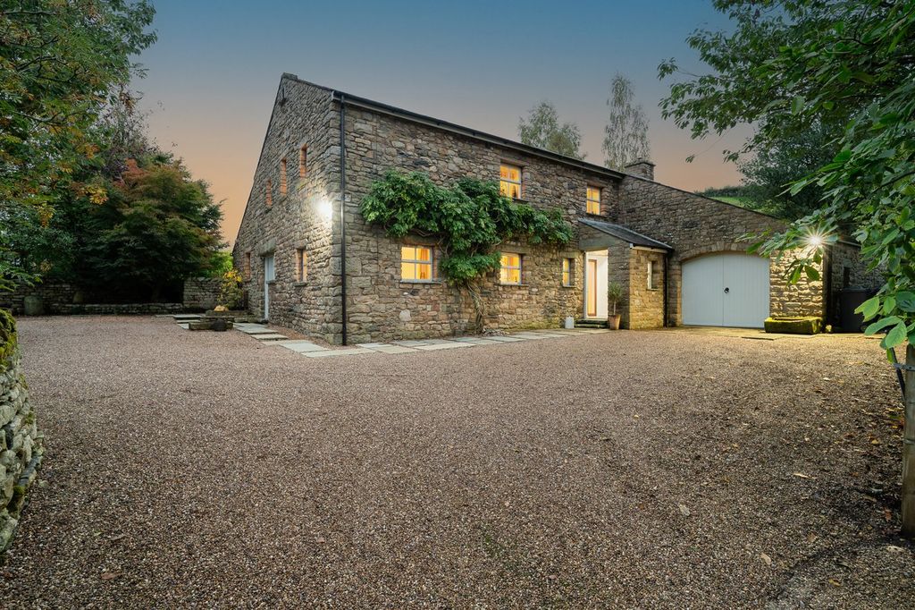 Property photo 2 of 49