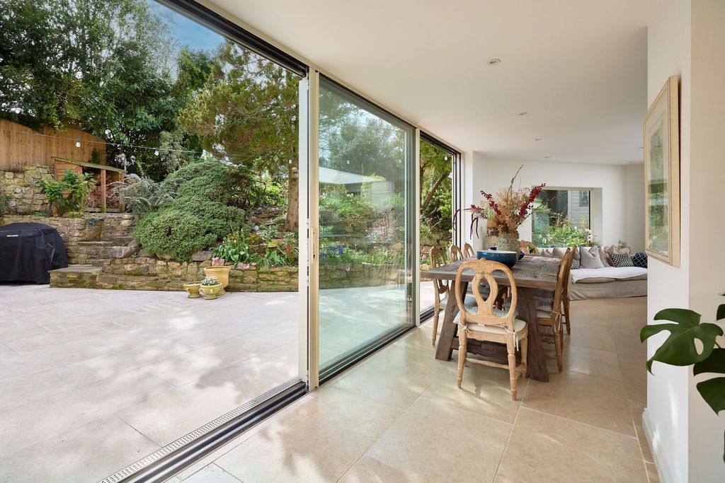 Property photo 3 of 47