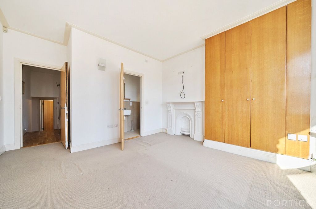 Property photo 2 of 14 Picture No. 31