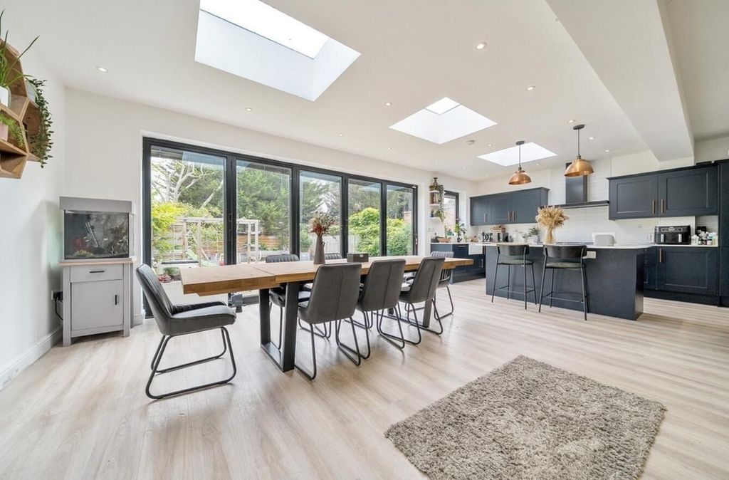 Property photo 2 of 21 Picture No. 34