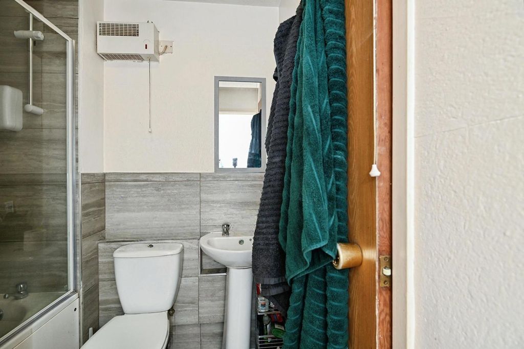 Property photo 3 of 11 Pbox-Img.Jpg