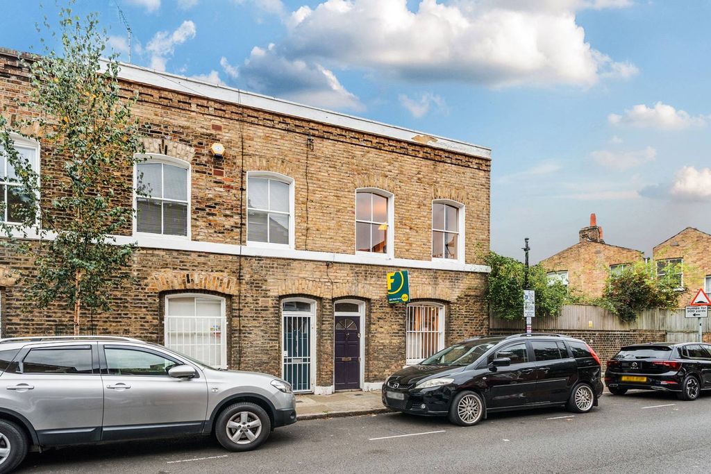 Property photo 1 of 22