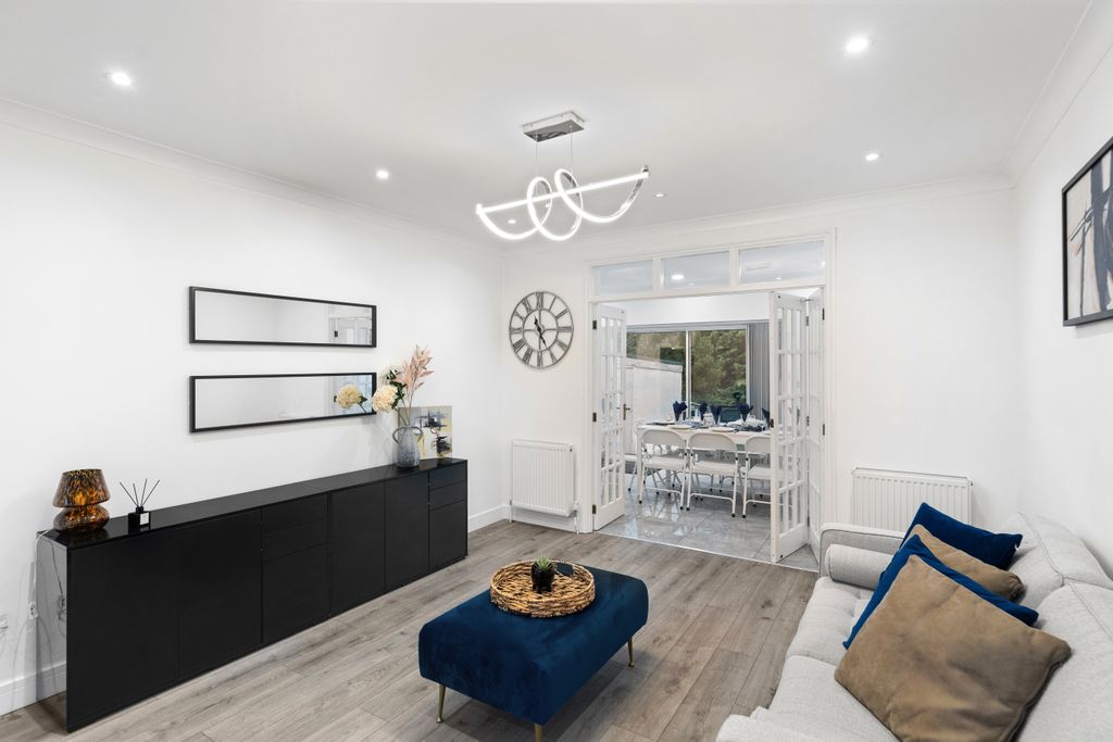 Property photo 2 of 25