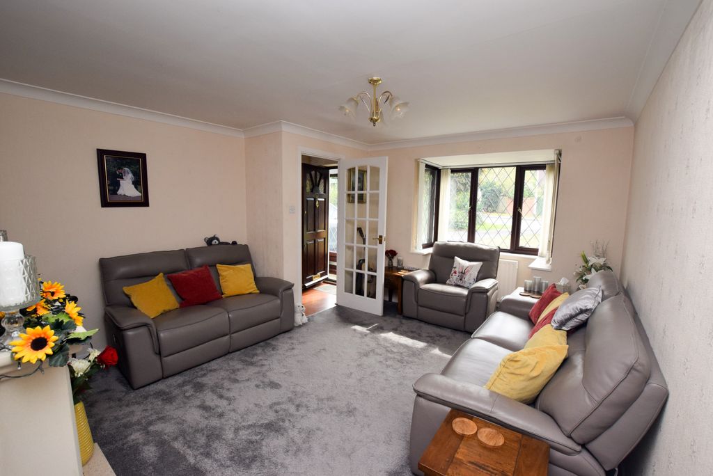 Property photo 2 of 17