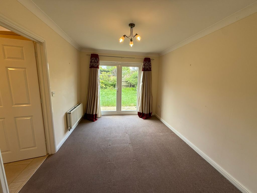 Property photo 3 of 17 Dining Room