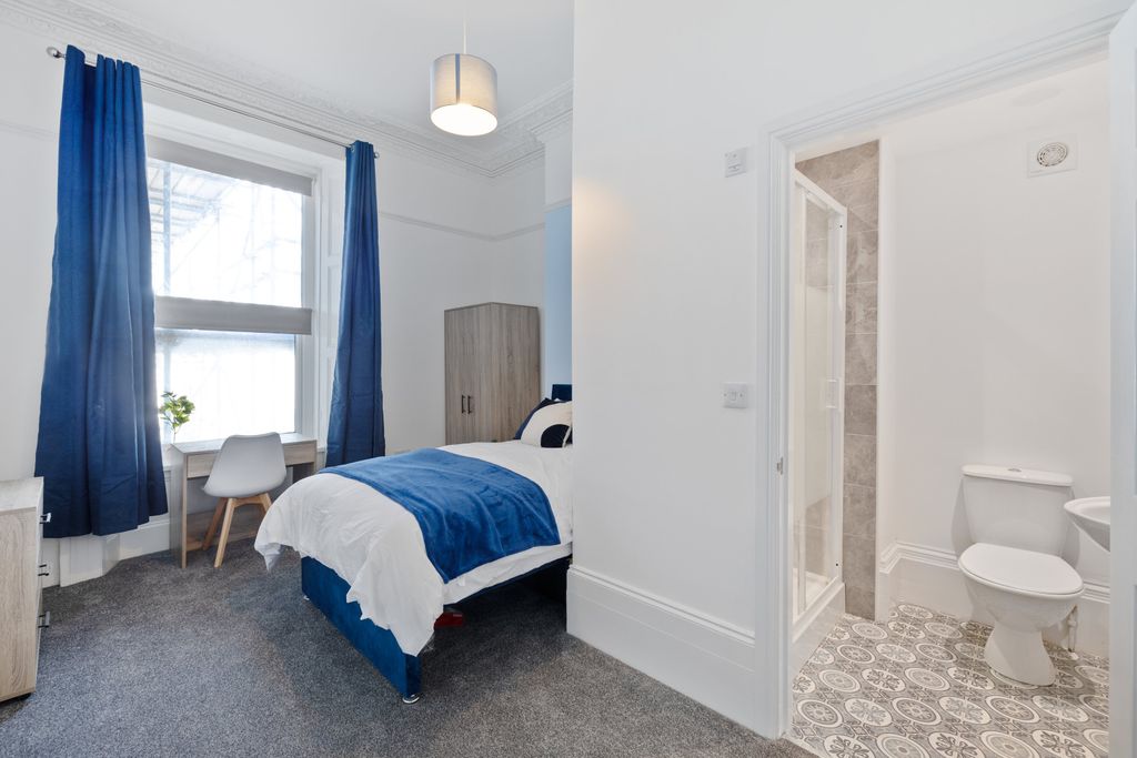Property photo 1 of 8 0018