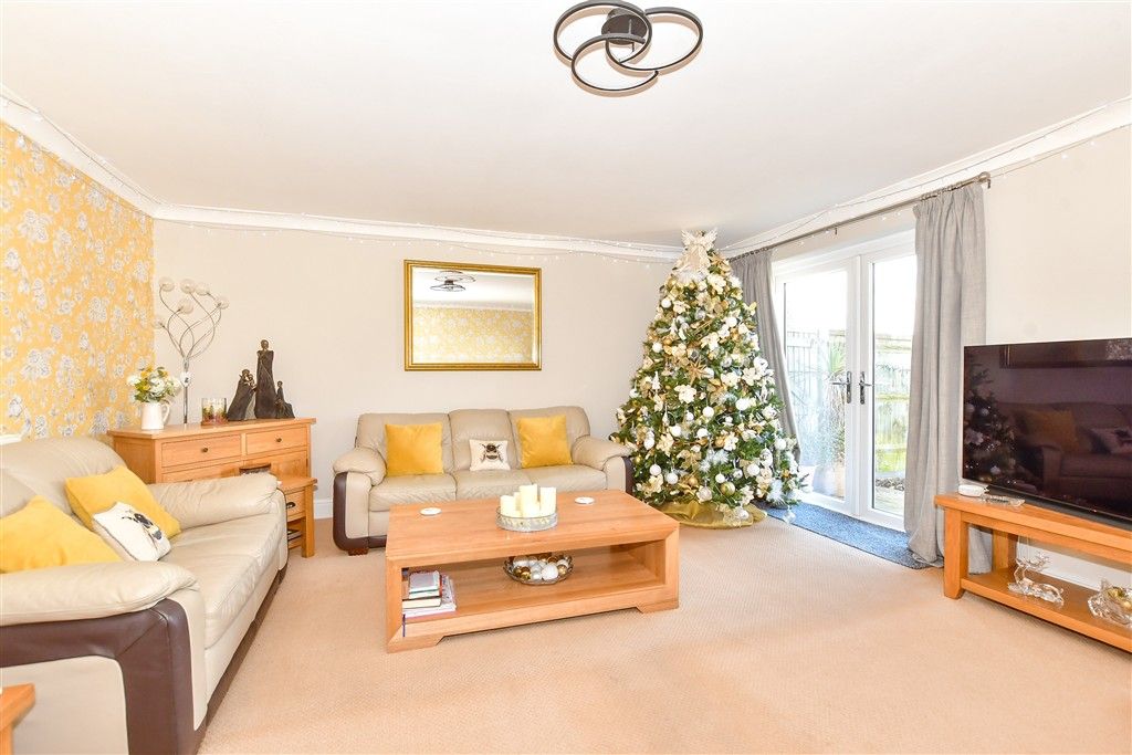 Property photo 3 of 12 Lounge/Diner