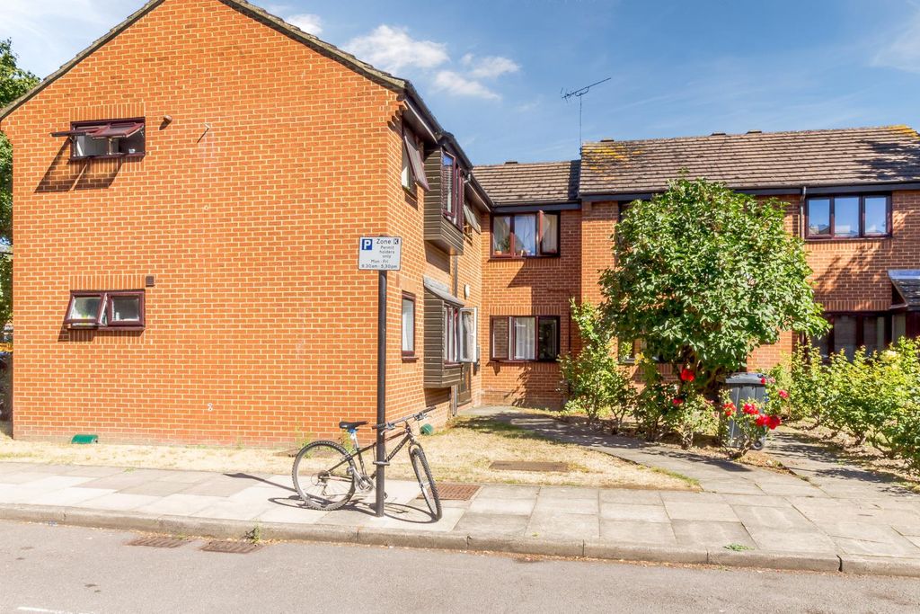 Property photo 2 of 6