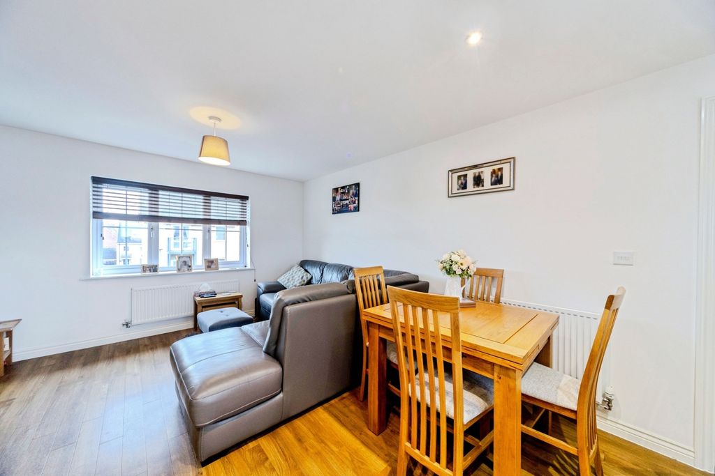 Property photo 3 of 14 Pbox-Img.Jpg