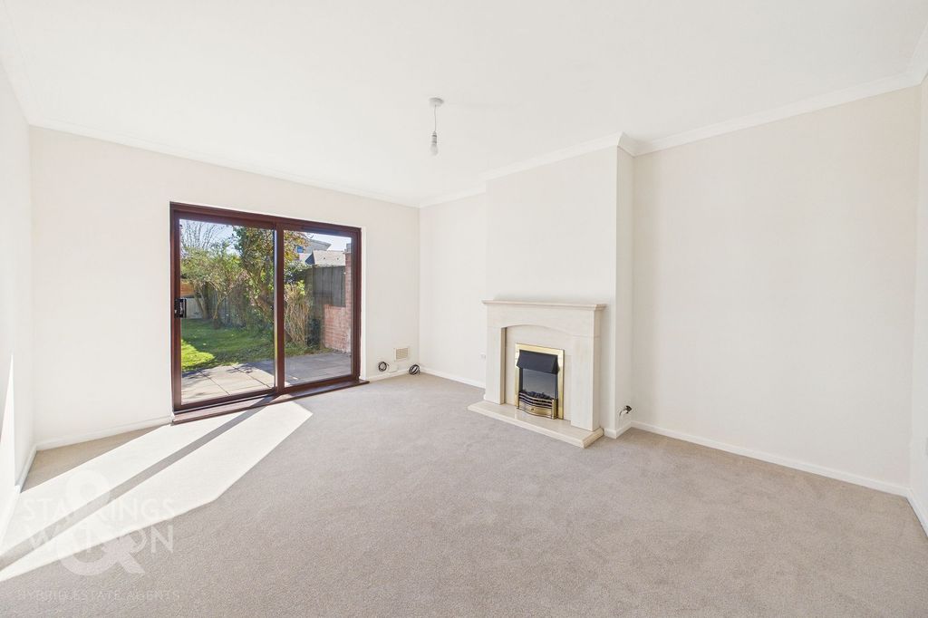 Property photo 2 of 23