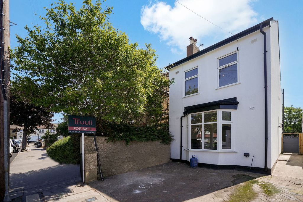 Property photo 1 of 13