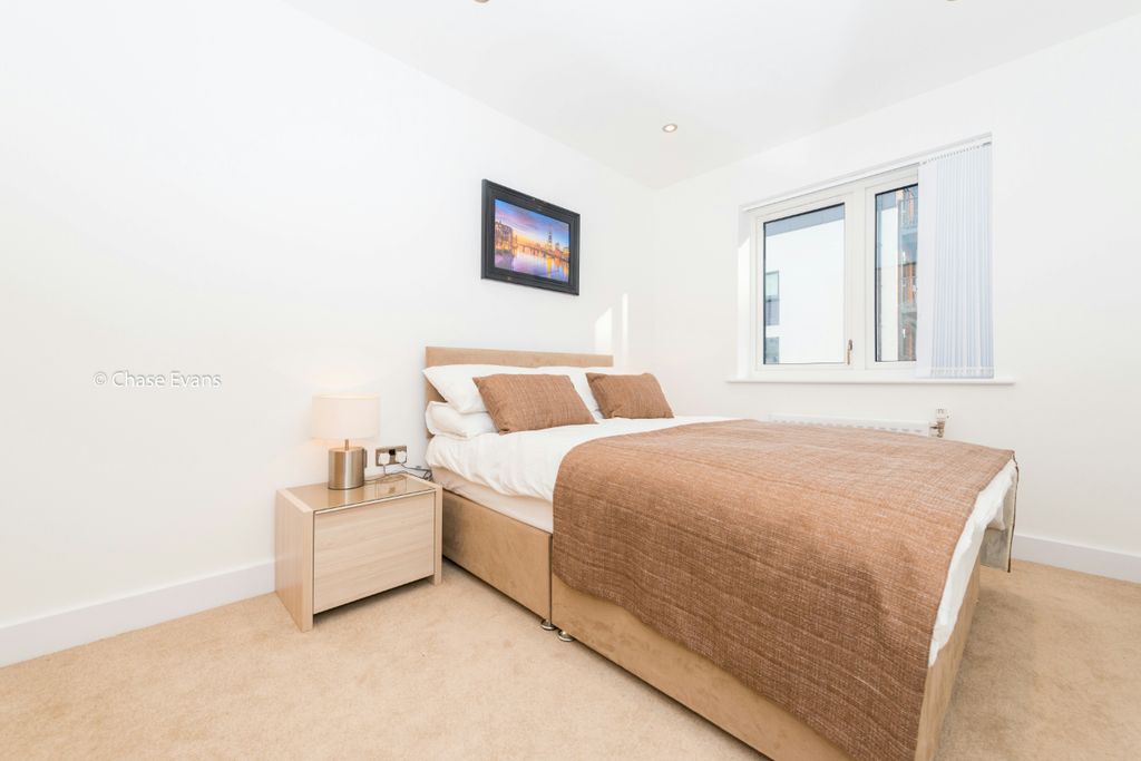 Property photo 3 of 9 Fairthorn Bedroom