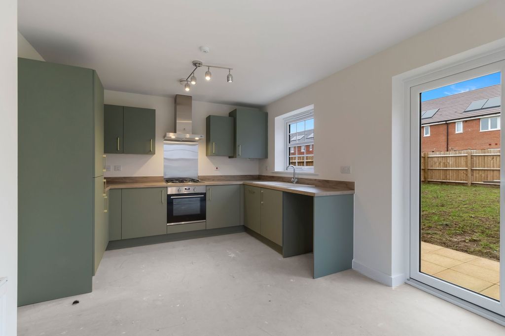 Property photo 2 of 8