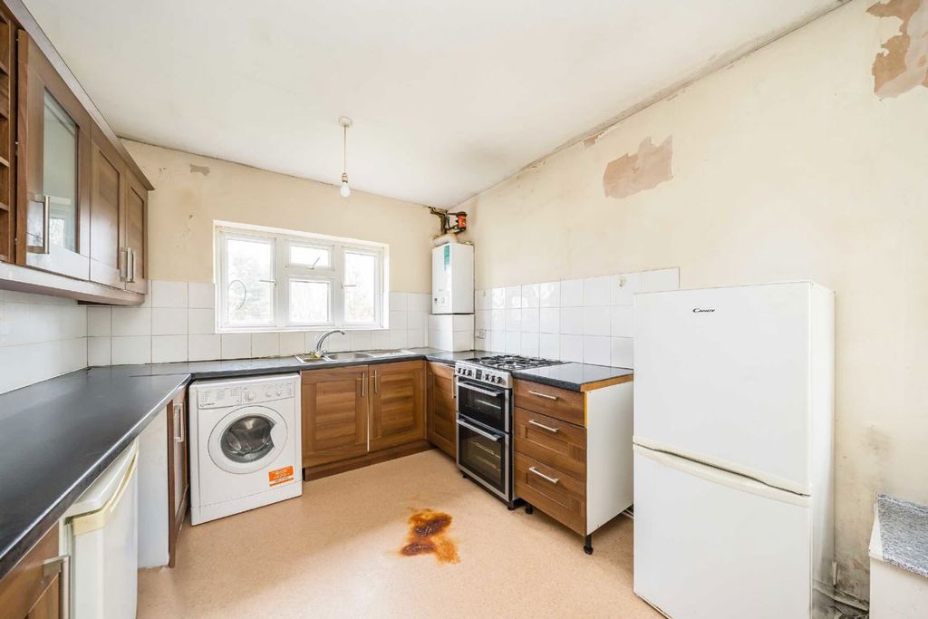 Property photo 3 of 4