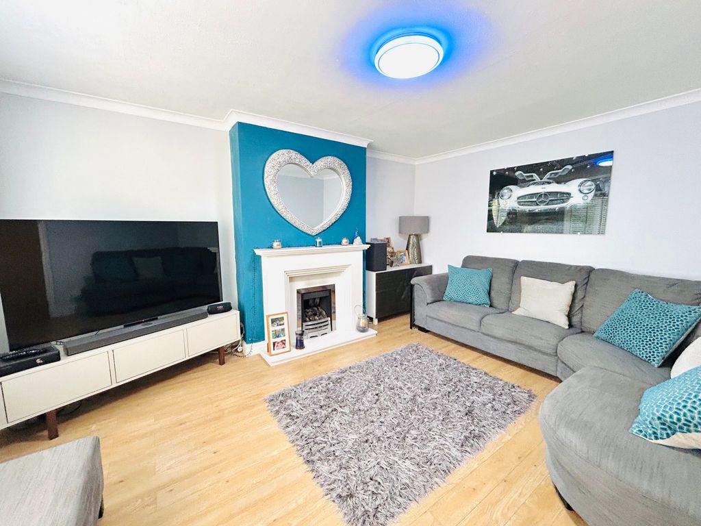 Property photo 2 of 30