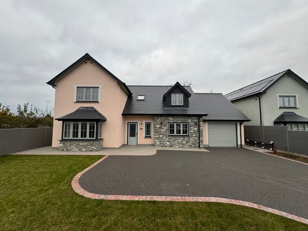 Property photo 2 of 35