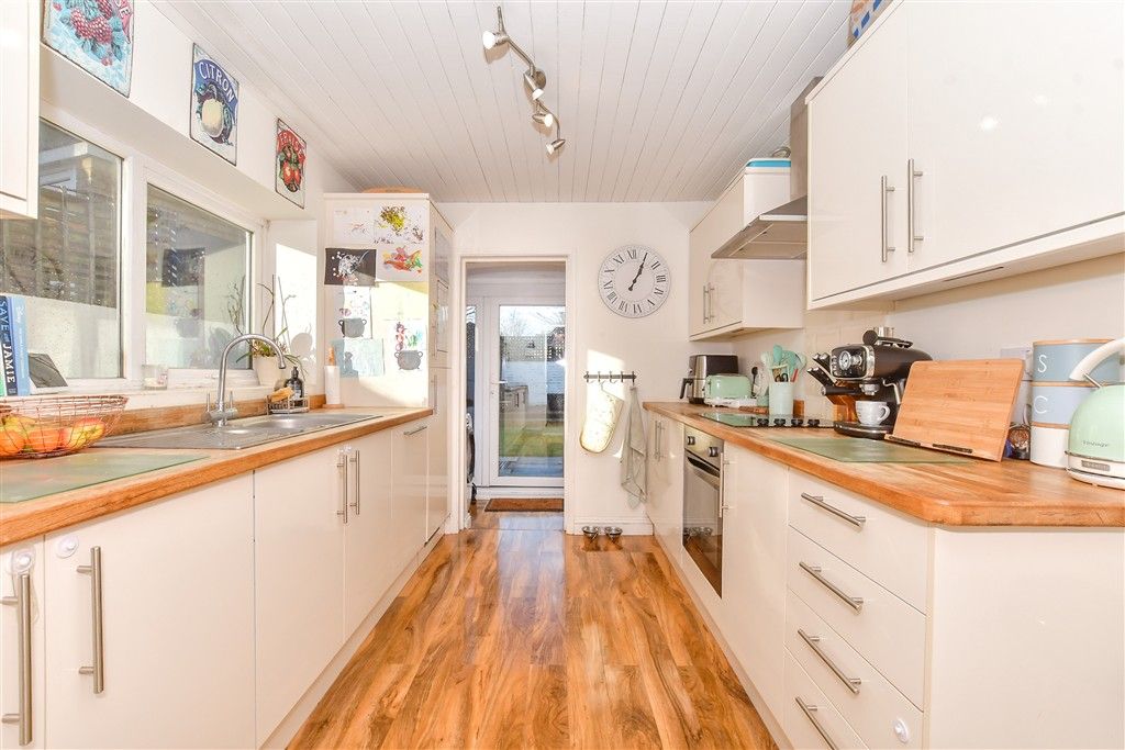 Property photo 3 of 14 Kitchen