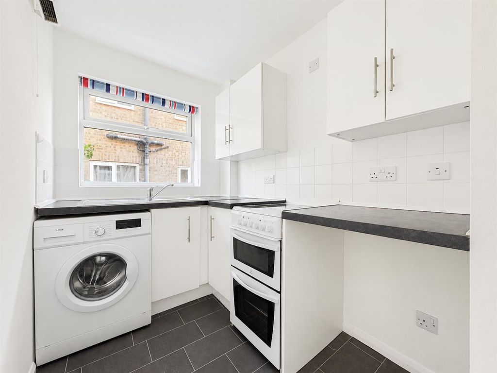 Property photo 2 of 16 Kitchen