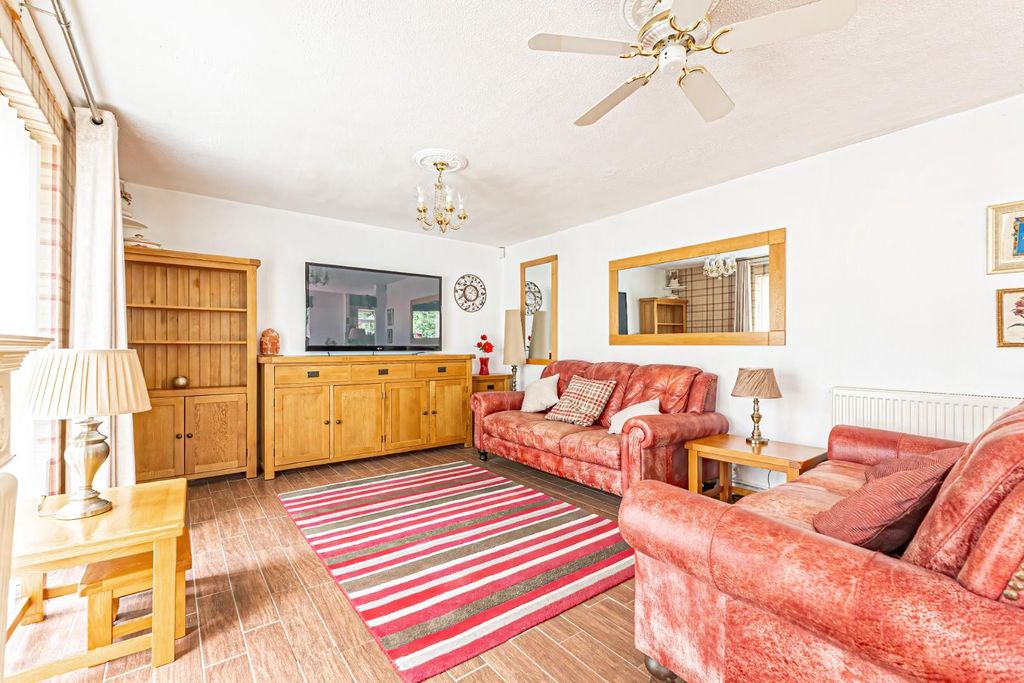 Property photo 3 of 23