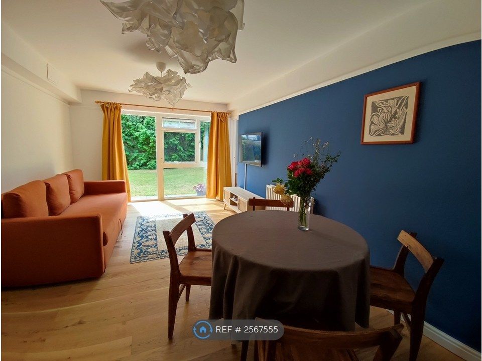 Property photo 1 of 14 Living Room