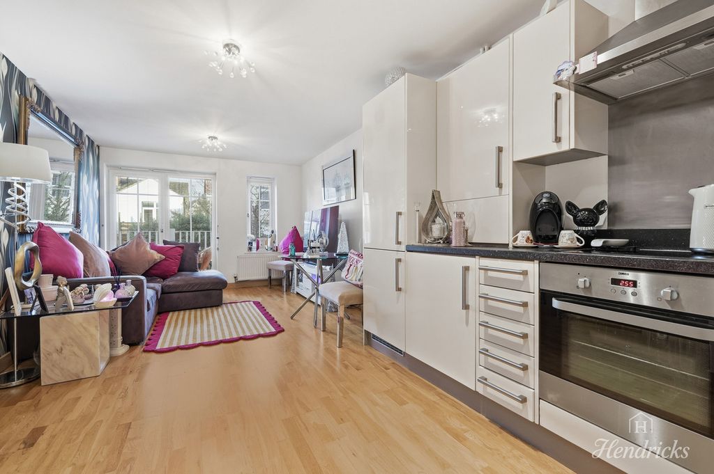 Property photo 3 of 24