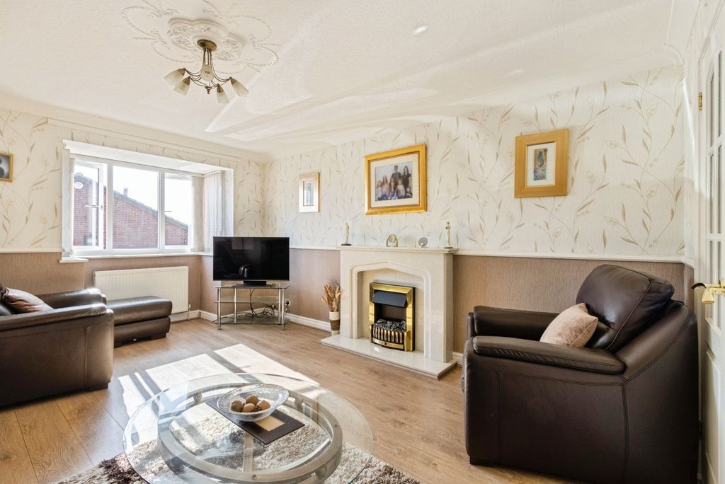 Property photo 2 of 19 Pbox-Img.Jpg