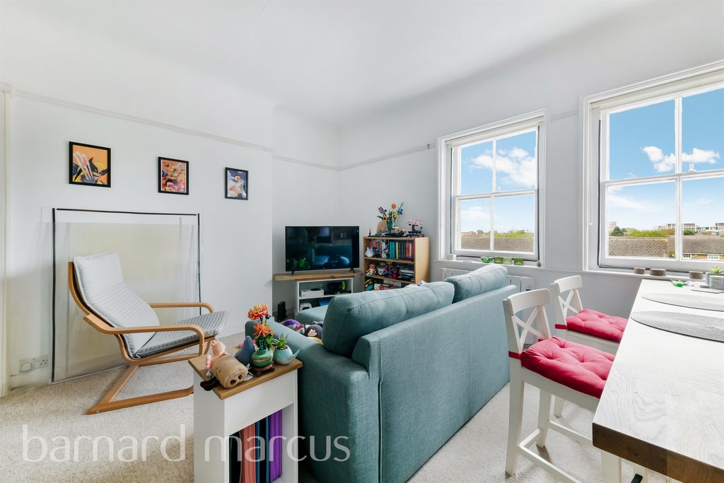 Property photo 3 of 8