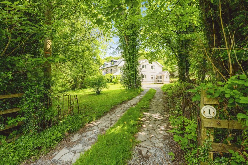 Property photo 3 of 15 Photography