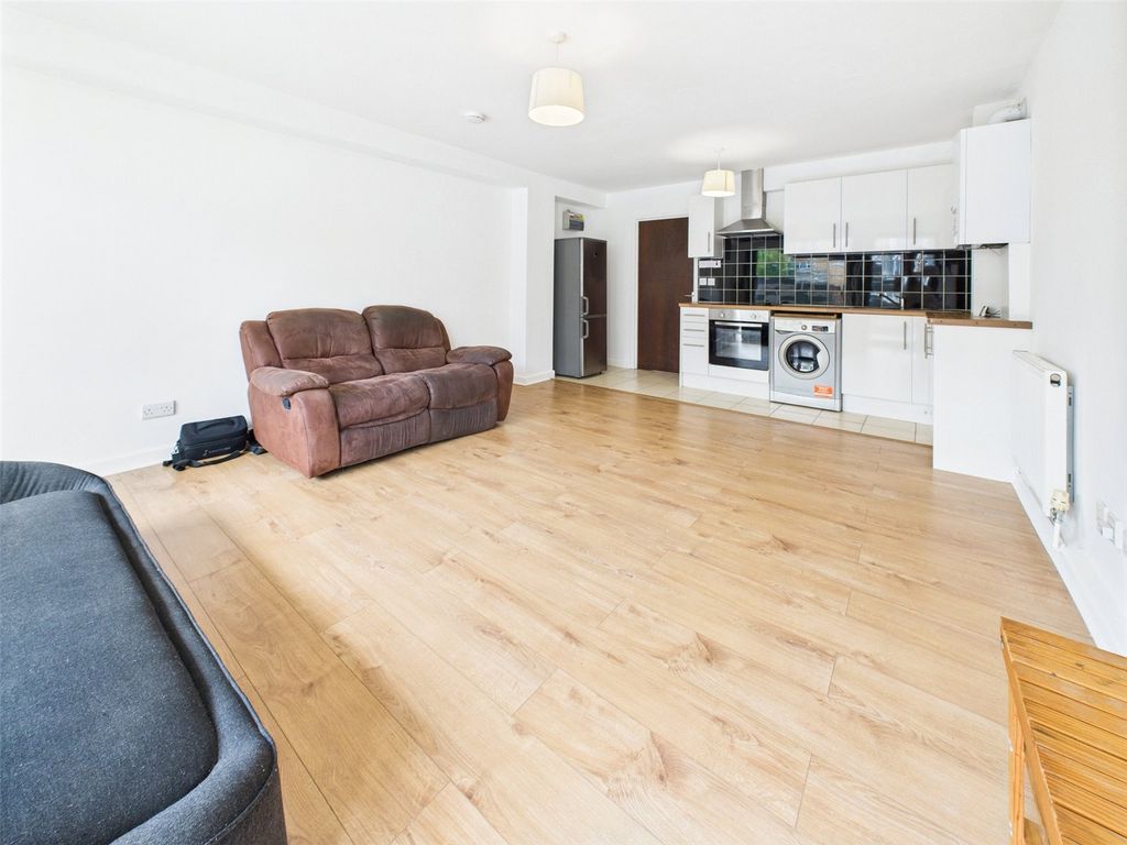 Property photo 2 of 9 Picture No. 06