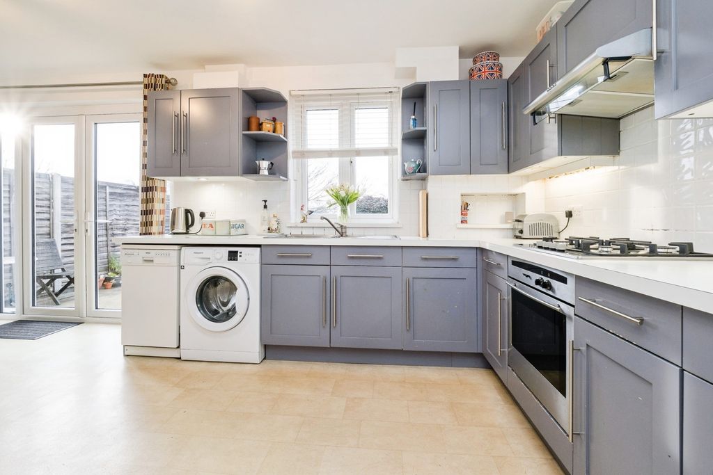 Property photo 3 of 16 Pbox-Img.Jpg