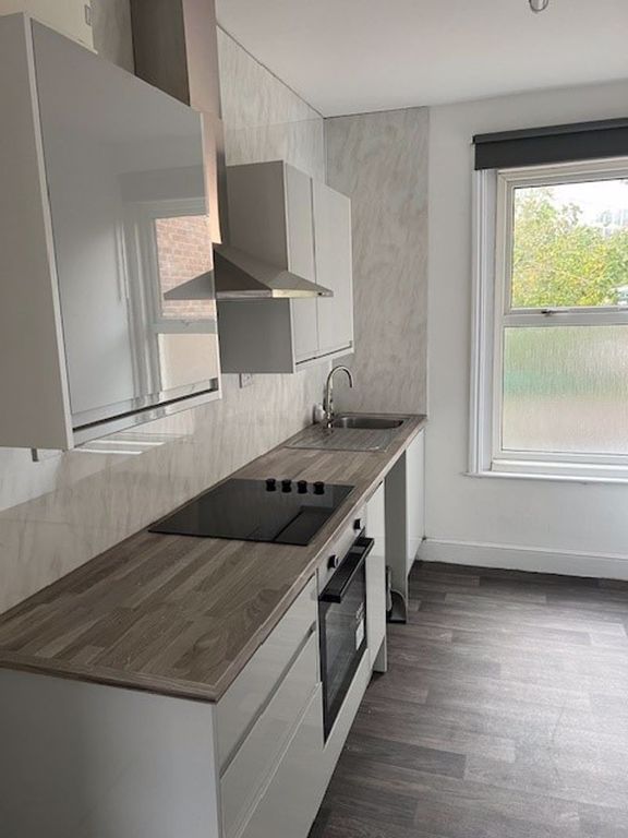 Property photo 2 of 6 Photo 6