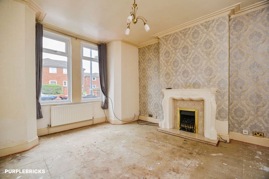 Property photo 2 of 26