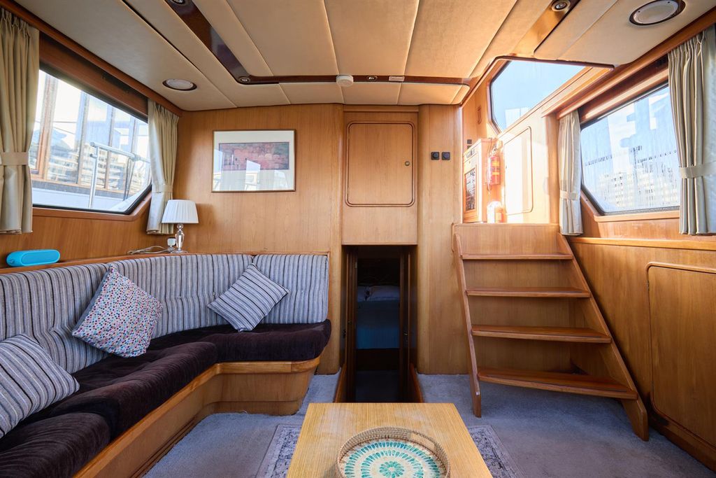 Property photo 2 of 33