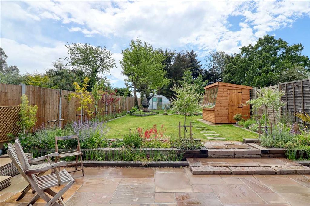 Property photo 2 of 18