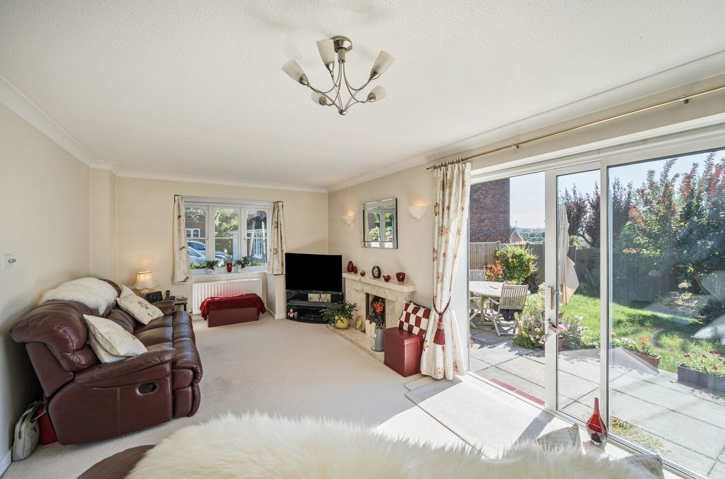 Property photo 2 of 13 1357655-36-68cd57...