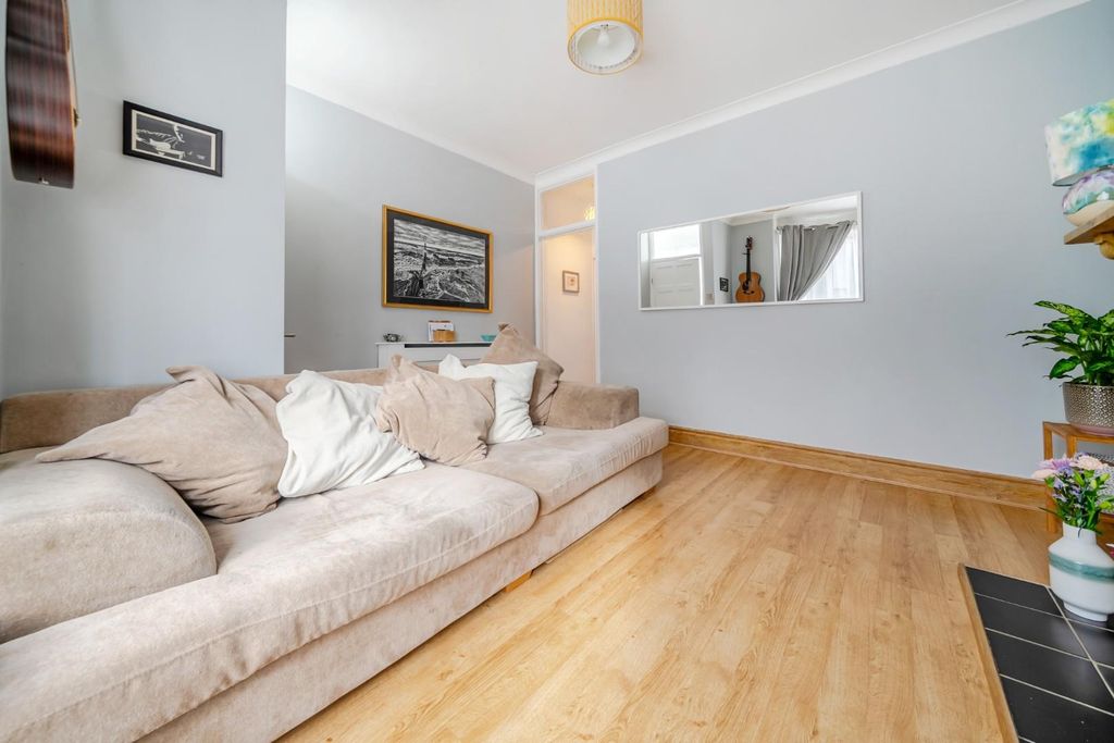 Property photo 3 of 20 1370558-5-68Fa18Fa2A7Ed.Jpg