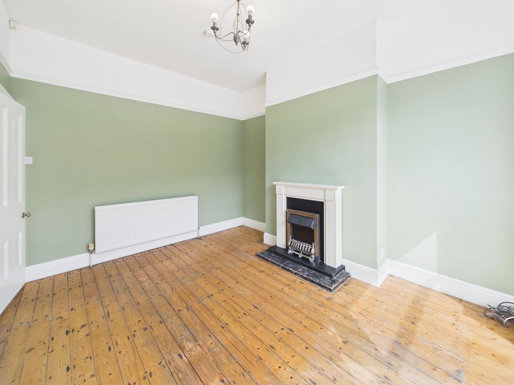 Property photo 2 of 28