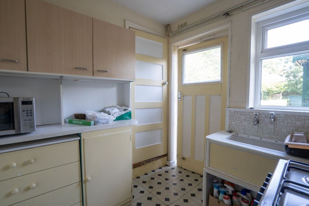 Property photo 3 of 15
