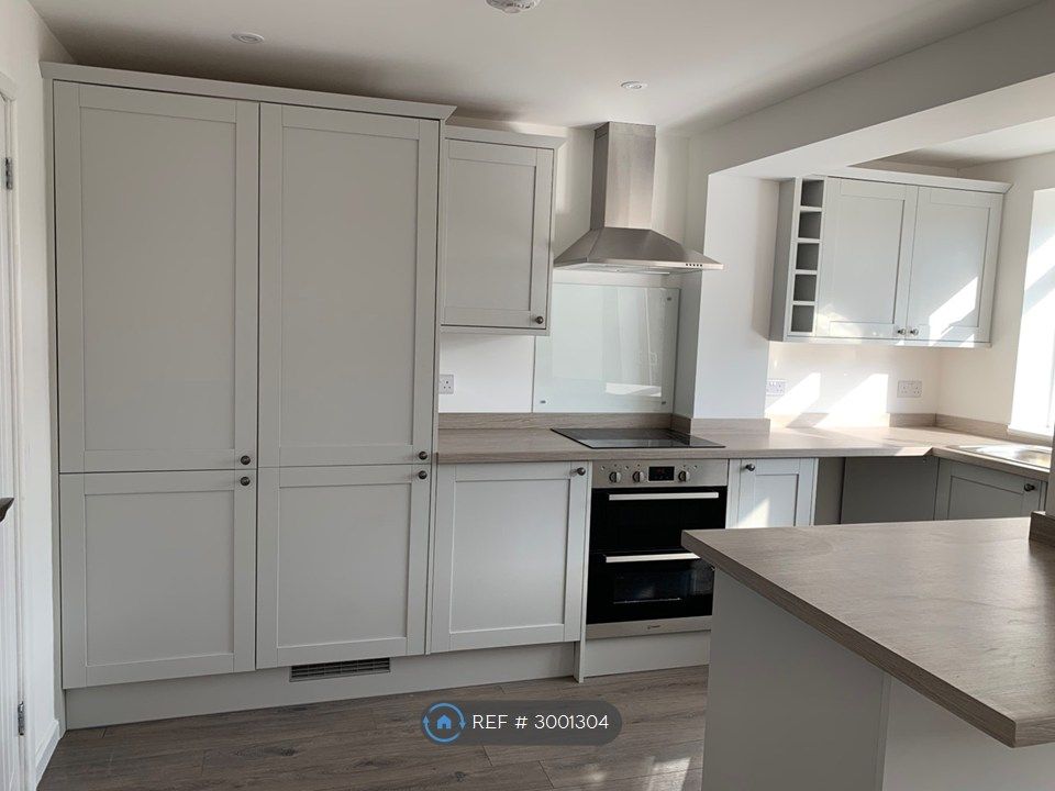 Property photo 2 of 16 Kitchen